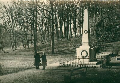 Zagreb - Maksimir, obelisk u dolini Dalija