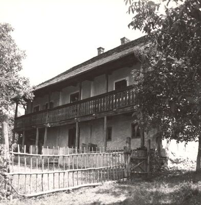 Rozga - Kurija starog župnog dvora, dvorišno pročelje