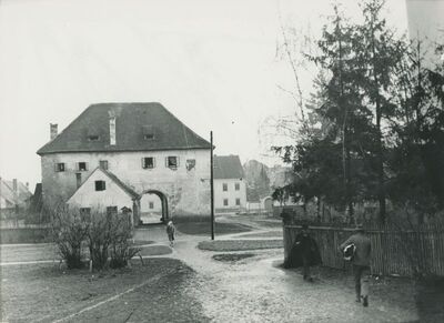 Varaždin - Stari grad, ulazna kula