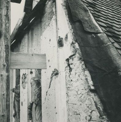 Lepoglava - Župna crkva, zapadno pročelje - detalj zabata