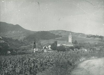 Tuhelj - Župna crkva sv. Marije, situacija u krajoliku