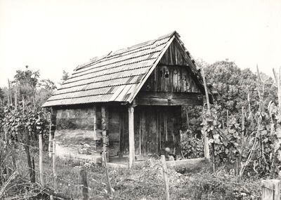 Donji Hruševec - Gospodarska zgrada, ulazno pročelje