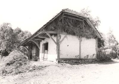 Sječevac - Gospodarska zgrada, ulazno i zabatno pročelje