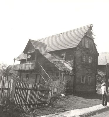 Mraclin - Tradicijska kuća, ulazno i zabatno pročelje