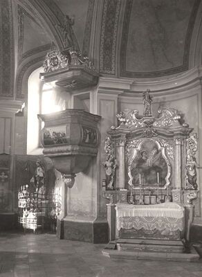 Pokupsko - Crkva Uznesenja Blažene Djevice Marije (sv. Ladislava), pokrajnji oltar i propovjedaonica