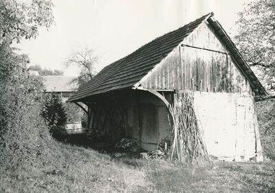 Hodinci (Ozalj) - Gospodarska zgrada, južno i zapado pročelje