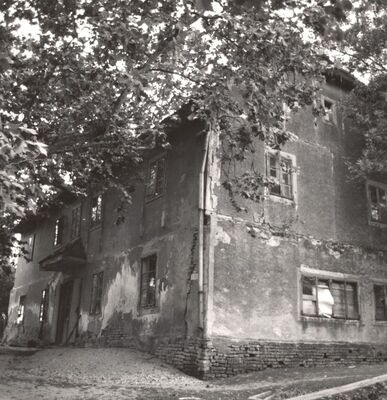 Repinec - Drvena kurija, ulazno i dio bočnog pročelja