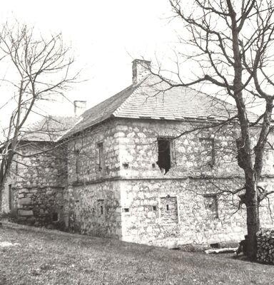 Lučelnica - Dvor Hruševec, detalj vanjštine