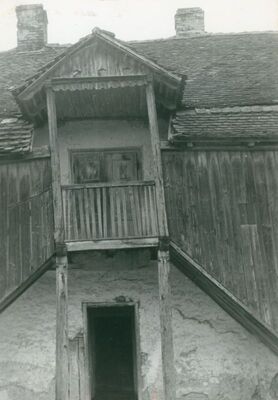 Ferljur - Kurija, balkon prvog kata