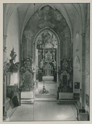 Lepoglava - Župna crkva, unutrašnjost, pogled iz lađe prema svetištu