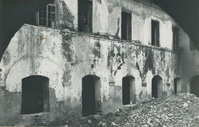 Velika Ves (Krapina) - Dvorac Popovec (Kulmer), zazidane arkade