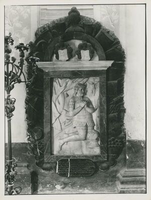 Lepoglava - Župna crkva, nadgrobni spomenik obitelji Patačić