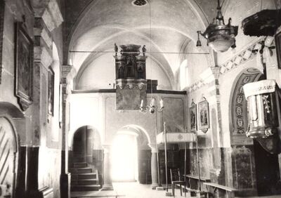 Pribić - Crkva sv. Siksta, pjevalište