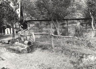 Donji Hruševec - Ograda