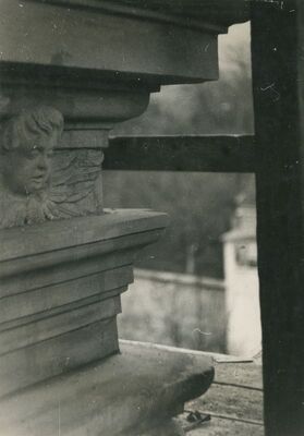 Lepoglava - Župna crkva, zapadno pročelje, glavni vijenac, južni ugao