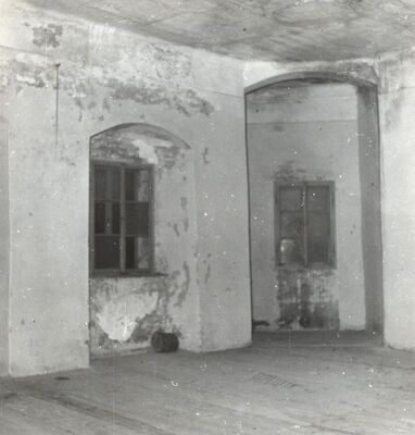 Slavetić - Dvorac Oršić, ugaona soba u južnom traktu