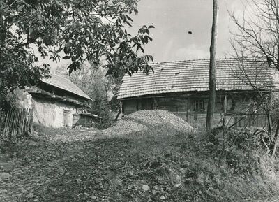 Brlog Ozaljski (Kamanje) - Tradicijska okućnica