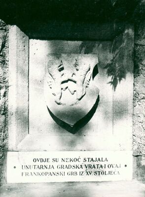 Ozalj - Stari grad, grb Frankopana
