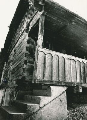 Ozalj (Lukinić Draga) - Tradicijska kuća, prilaz na trijem