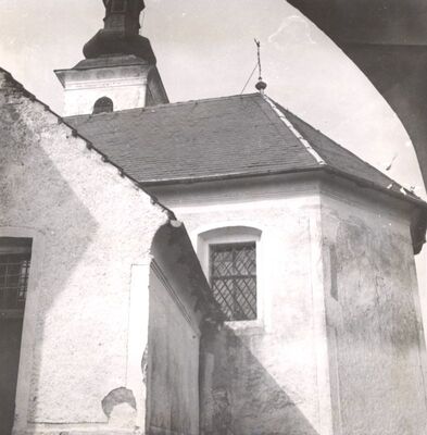 Komin - Crkva sv. Tri kralja, svetište