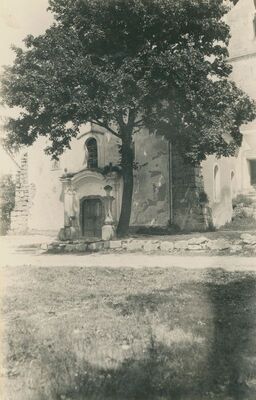 Visoko - Crkva sv. Trojstva, glavno pročelje izvana