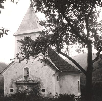 Kostel (Pregrada) - Kapela Trpećeg Isusa, glavno pročelje