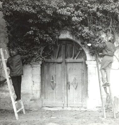 Slavetić - Dvorac Oršić, portal ulaznog trakta