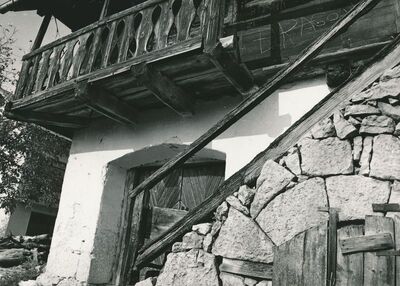 Brlog Ozaljski (Kamanje) - Tradicijska kuća, detalj vanjštine