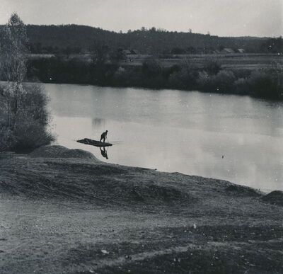 Trg (Ozalj) - prenošenje pijeska na splavi