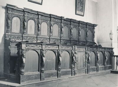 Svetice (Ozalj) - Crkva Blažene Djevice Marije, korska klupa