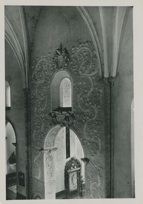 Lepoglava - Župna crkva, unutrašnjost: stucco dekoracija na zidu kapele Patačić