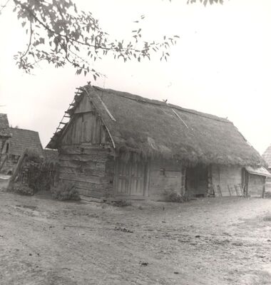 Strezoj - Gospodarske zgrade, "komore"