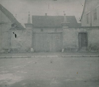 Karlovac - Ulica uz bolnicu, kuća, dvorišni ulaz