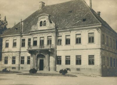 Varaždin - Palača Keglević, pročelje, portal