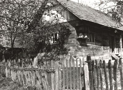 Cerje Pokupsko - Tradicijska kuća, zabatno i ulazno pročelje