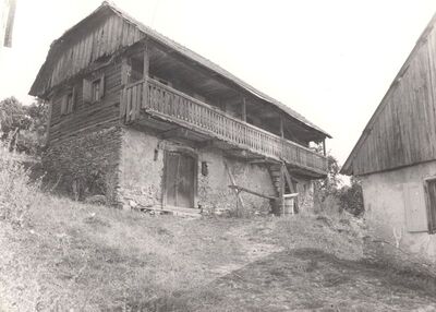 Osredak Žumberački - Tradicijska kuća, ulazno i zabatno pročelje