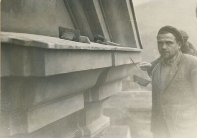 Lepoglava - Župna crkva, zapadno pročelje, južni ugao gornjeg vijenca