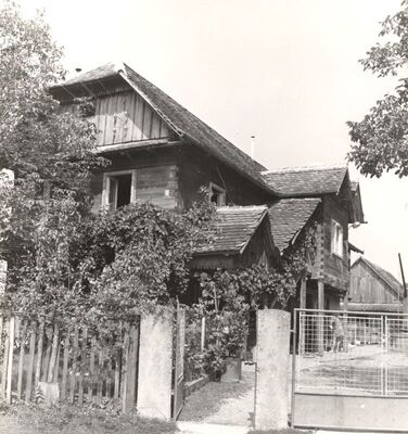 Mraclin - Tradicijska kuća, ulazno i zabatno pročelje