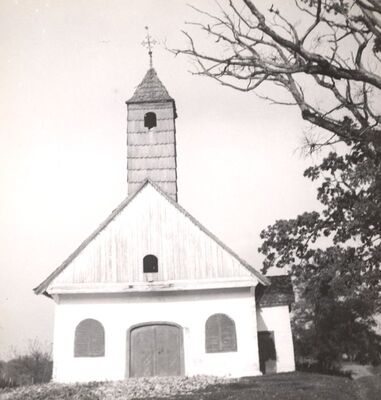 Hotnja - Kapela sv. Duha, glavno pročelje