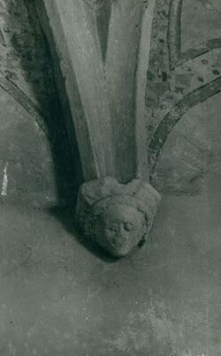 Krašić - Crkva Presvetog Trojstva, gotička konzola