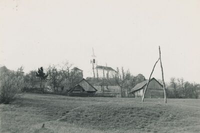 Gornje Jesenje (Jesenje) - Župna crkva sv. Ivana Krstitelja, situacija u krajoliku