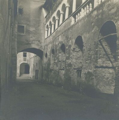 Varaždin - Stari grad, unutrašnje dvorište, galerije