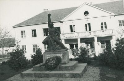 Vinica - spomenik NOB