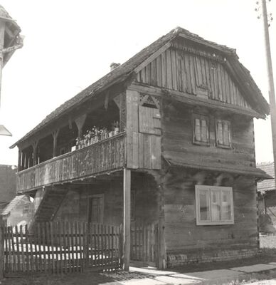 Mraclin - Tradicijska kuća, zabatno i ulično pročelje