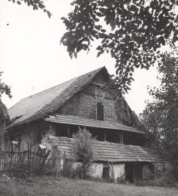 Gornje Psarjevo - Kurija Jelačić-Bužimski, zabatno pročelje