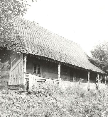 Veleševec - Tradicijska kuća, ulazno pročelje s trijemom