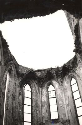 Kloštar Ivanić - Crkva sv. Ivana Krstitelja, detalj svetišta