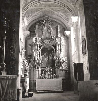 Kloštar Ivanić - Crkva Uznesenja Blažene Djevice Marije, pobočni oltar