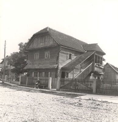 Mraclin- Tradicijska kuća, ulazno i zabatno pročelje