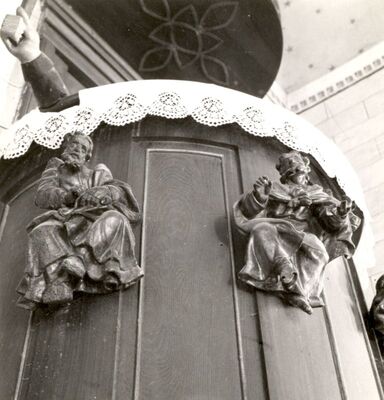 Petrovina - Crkva sv. Petra Apostola, propovjedaonica